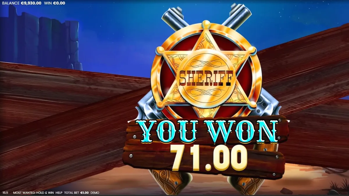 Pemandangan atmosferik Most Wanted: Hold & Win dengan latar belakang gurun Wild West yang dramatis.